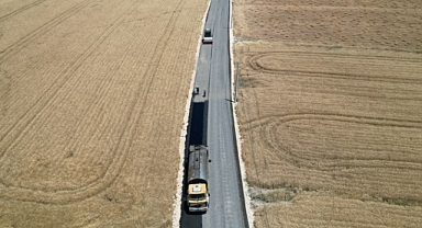 Haliliye kırsalında yollar sathi asfalt kaplamayla yenileniyor