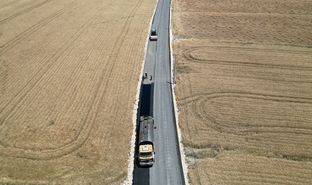 Haliliye kırsalında yollar sathi asfalt kaplamayla yenileniyor