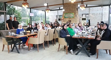 Harran'da Sınav Öncesi YKS Öğrencilerine Moral Yemeği Verildi