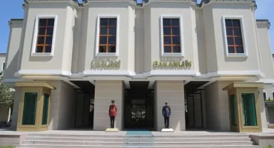 İçişleri Bakanlığı iki belediye başkanını görevden uzaklaştırdı