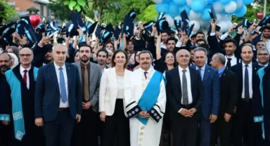 Malatya Turgut Özal Üniversitesi'nde mezuniyet coşkusu