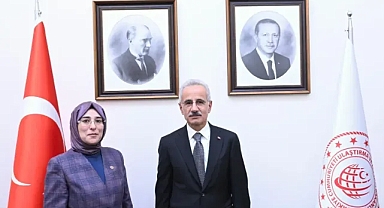 Milletvekili Yazmacı, Ulaştırma ve Altyapı Bakanı Uraloğlu ile Şanlıurfa’daki Ulaşım Yatırımlarını Görüştü