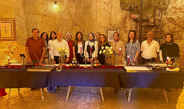Şanlıurfa’da Bir İlk: Geleneksel Ebru Sanatı, Sergi Ve Workshop İle Sanatseverlerle Buluştu