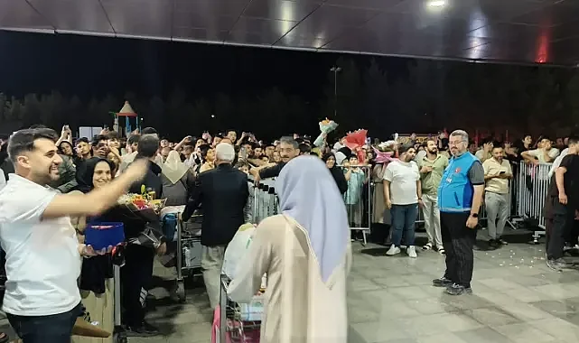Şanlıurfa’da ilk hacı kafilesi coşkuyla karşılandı