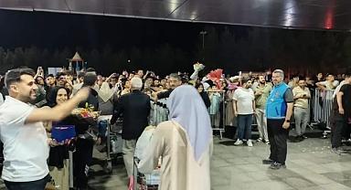 Şanlıurfa’da ilk hacı kafilesi coşkuyla karşılandı