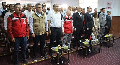 Şanlıurfa’da “Kuzular Aç Kalmasın” Projesi Kapsamında 310 Otomatik Yemlik Dağıtıldı