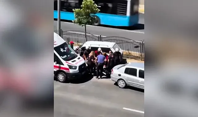 Şanlıurfa'da otomobil bariyerlere çarptı: 3 yaralı
