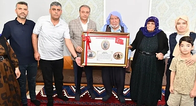 Şanlıurfa Valisi Şıldak'tan şehit babasına Babalar Günü ziyareti