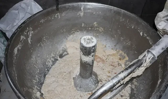 Urfa’daki unlu mamulleri işletmesinde iğrenç görüntüler!