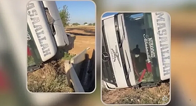 Urfa Harran'da faciadan dönüldü: Tır devrildi!