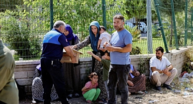 Viranşehir Belediyesi, sınav günü öğrenciler ve aileler için sahada görev aldı