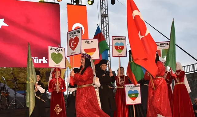 15. Uluslararası Tulum ve Halk Dansları Festivali coşkuyla tamamlandı