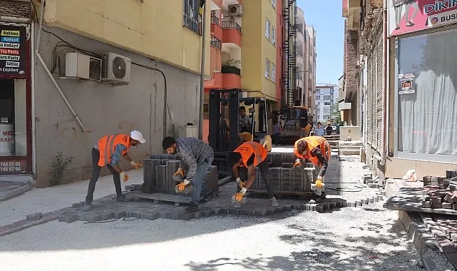 Büyükşehir, Siverek'in yollarını beton parkeyle yeniliyor