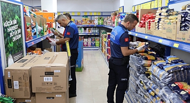 Haliliye Zabıtasından Marketlere Sıkı Denetim