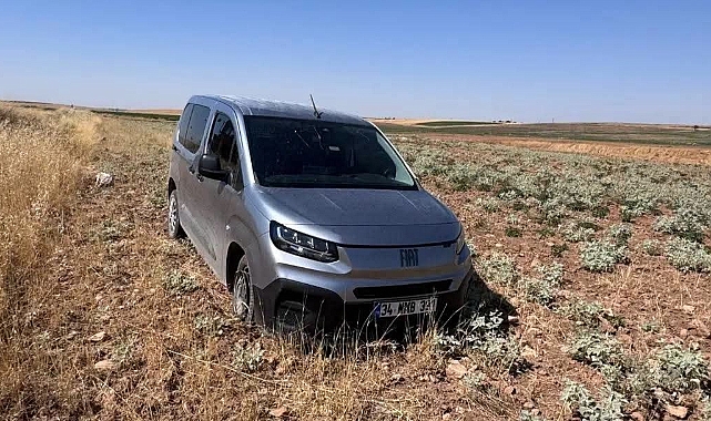Harran'da kontrolden çıkan otomobil tarlaya uçtu! 