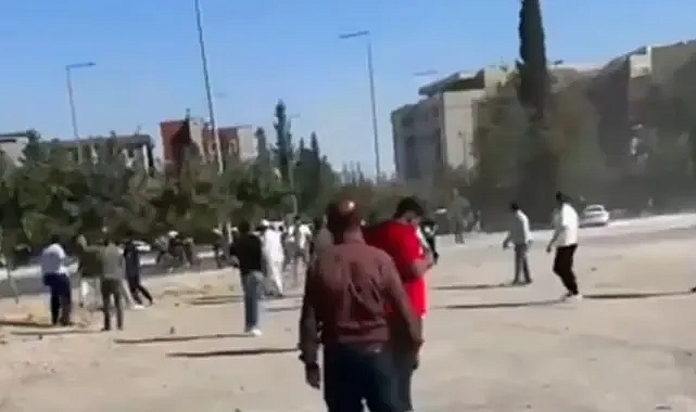 Şanlıurfa Adliyesi önünde taşlı ve sopalı kavga