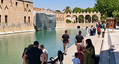 Şanlıurfa'da kavurucu sıcaklar Balıklıgöl'ü sessizliğe bürüdü