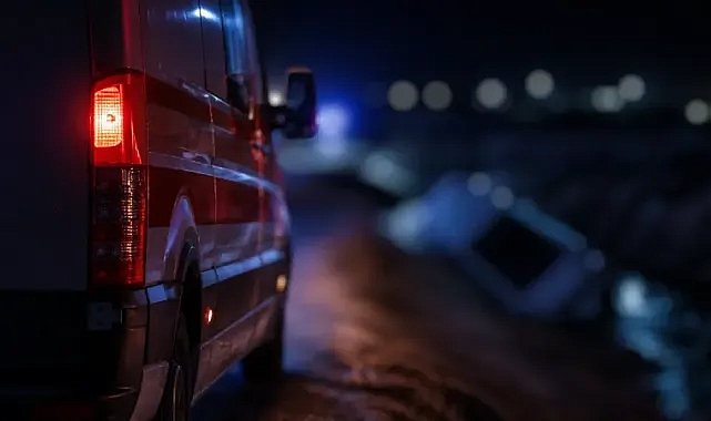 Şanlıurfa'da otomobil kanala devrildi: 4 kişi yaralandı