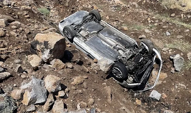 Şanlıurfa’nın ilçesinde otomobil devrildi: 4 yaralı