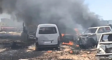 Şanlıurfa'nın ilçesinde yediemin otoparkında yangın: Çok sayıda araç zarar gördü!
