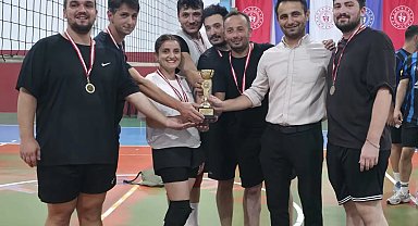 Tirebolu’da Çimen Dede Voleybol Turnuvası Sona Erdi