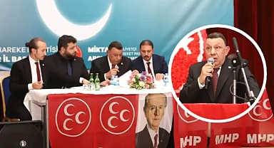 Vekil Özyavuz, Diyarbakır Kayapınar İlçe Kongresi’ne Divan Başkanı Olarak Katıldı